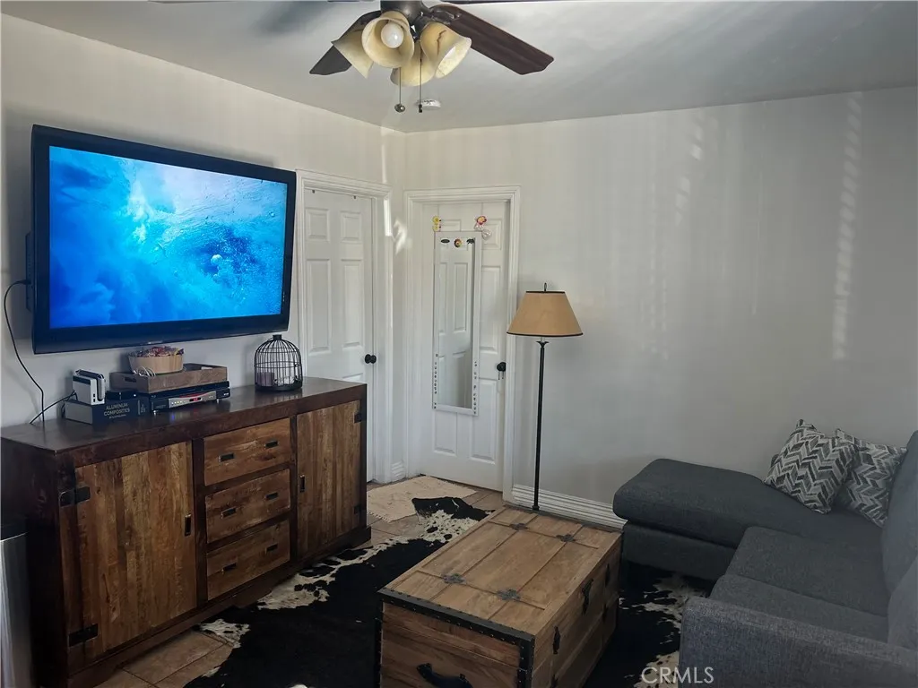 2432 N Eastern Avenue, Los Angeles, California 90032 home-pic-10